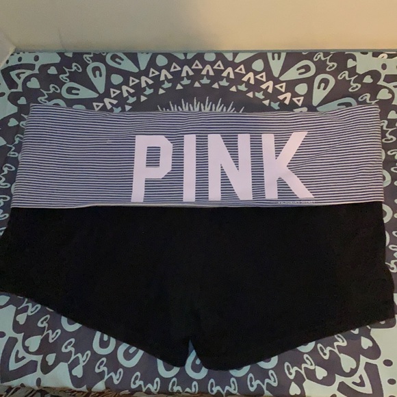 Victoria Secret PINK YOGA Shorts - Size Large - Picture 1 of 5